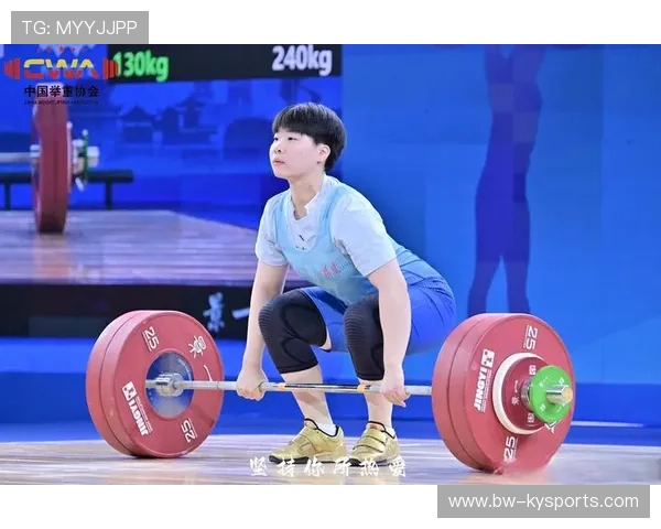 举重俱乐部完善青少年训练周期与康复配合细则，青少年举重队